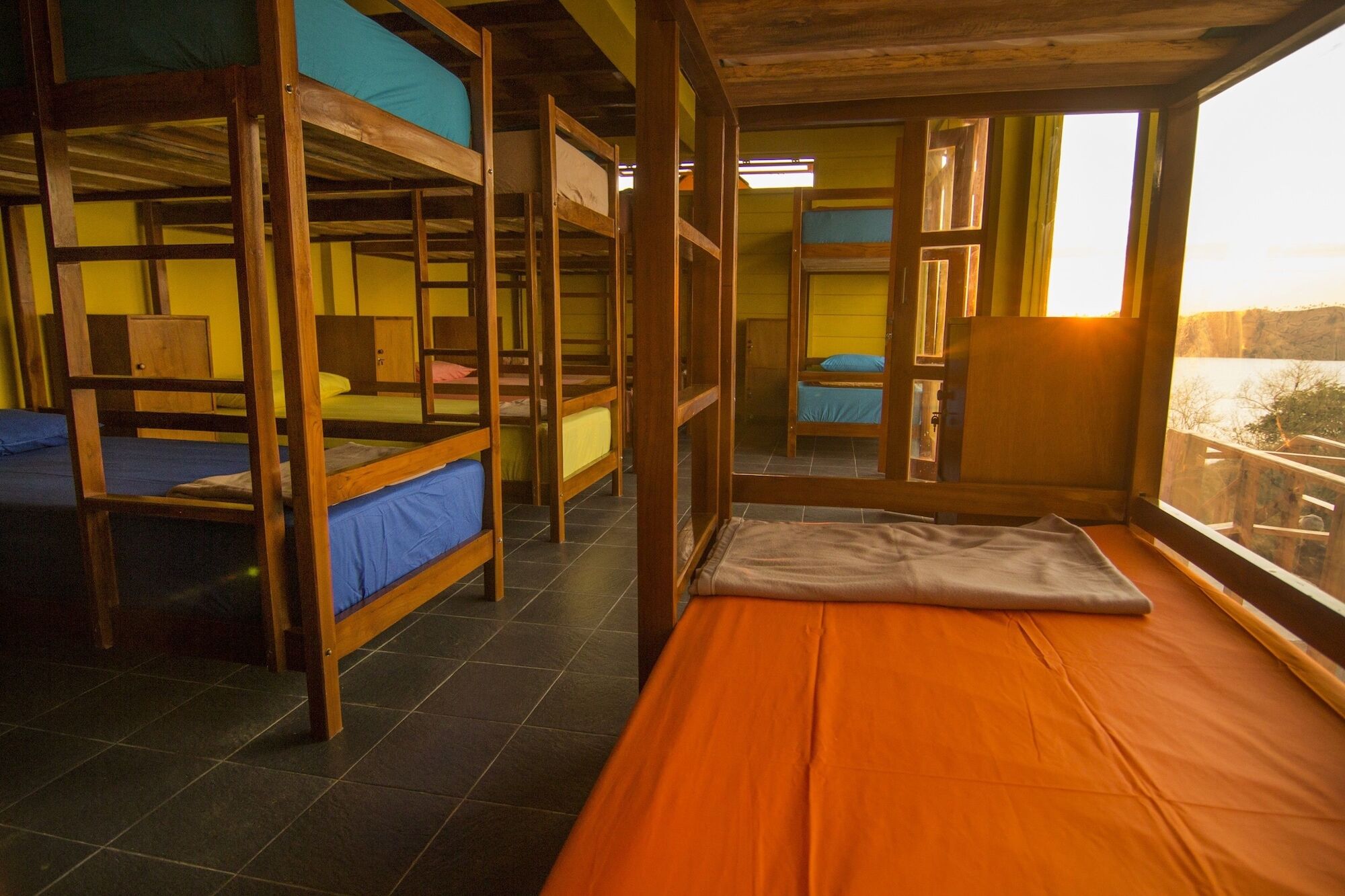 One Tree Hill - Hostel Labuan Bajo Exterior photo